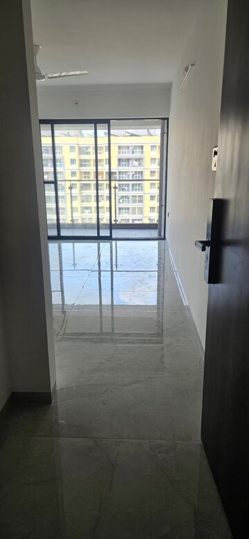 Room in 3 BHK Apartment at Unique Youtopia, Kharadi – for Rent
