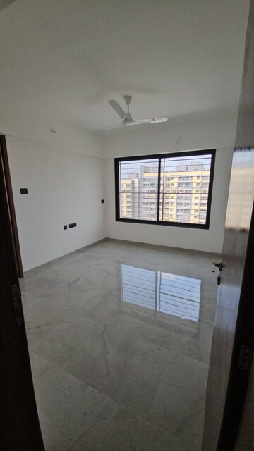 Room in 3 BHK Apartment at Unique Youtopia, Kharadi – for Rent