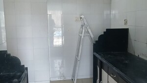 Room in 3 BHK Apartment at Rashmi Pride C, Mira Road East – for Rent