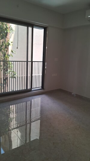 Room in 2 BHK Apartment at Om Sai CHS Chembur, Chembur – for Rent