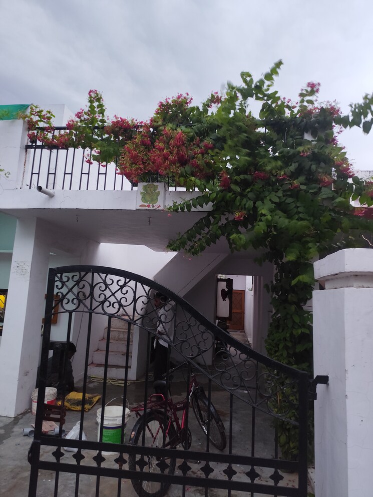 Exterior View, gomti nagar Commercial Warehouse 1500 Sq.Ft. In Gomti Nagar Lucknow 9294058