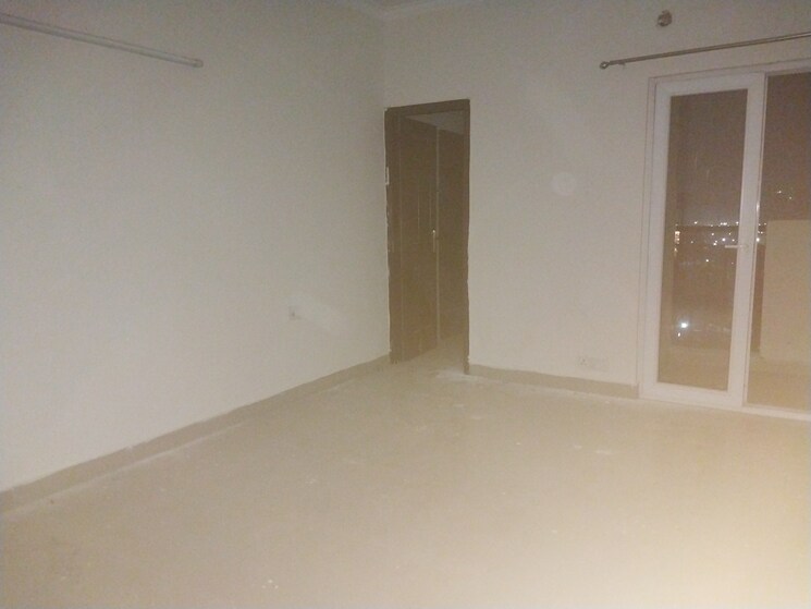 Room, paras-tierea 2 Bedroom 825 Sq.Ft. Apartment In Sector 137 Noida 9294045