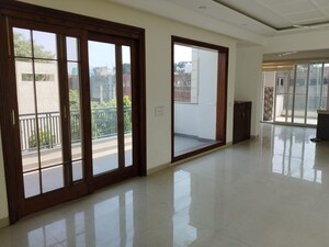 3 BHK Builder Floor For Rent in Sector 35