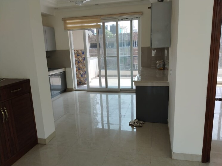 Room, sector 35 3 Bedroom 3500 Sq.Ft. Builder Floor In Sector 35 Chandigarh 9294005