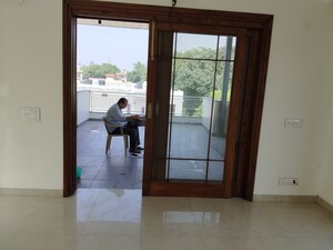 Room in 3 BHK Builder Floor at Sector 35 – for Rent