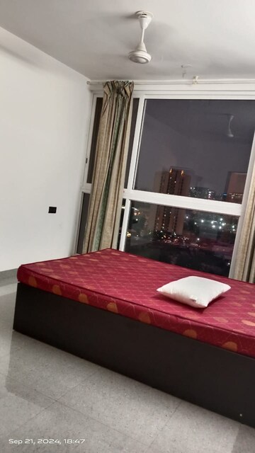 Bedroom in 2 BHK Apartment at Vascon Forest Edge, Kharadi – for Rent