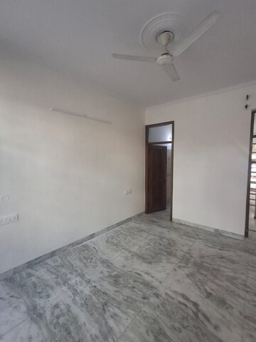 Bedroom in 3 BHK Builder Floor at Sector 37 – for Rent