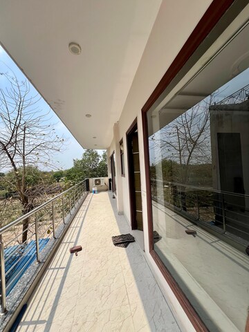 Balcony in 3 BHK Builder Floor at Palam Vihar Residents Association, Palam Vihar – for Rent