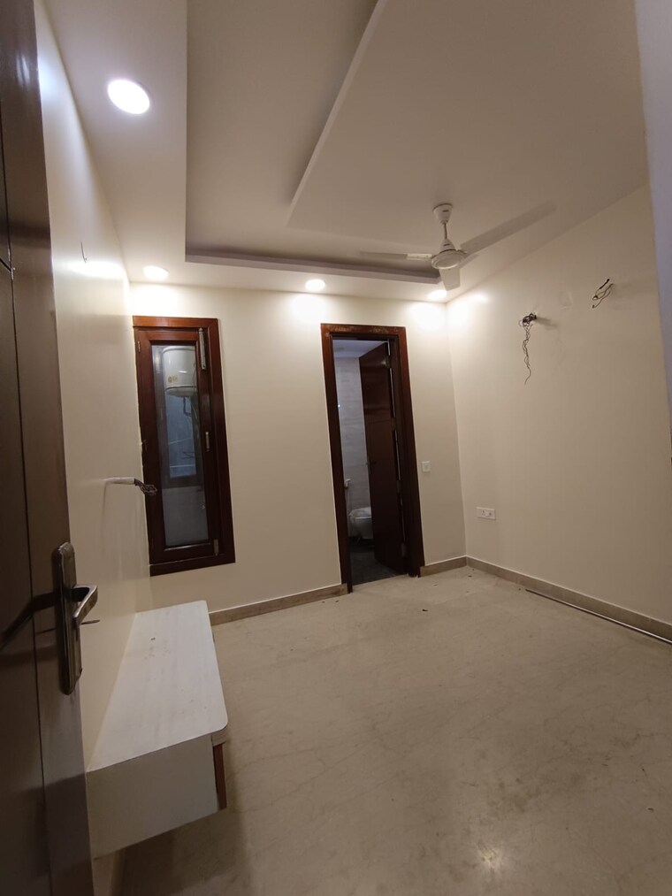 Room, navbharat-apartments 3 Bedroom 1250 Sq.Ft. Apartment In Paschim Vihar Delhi 9294156