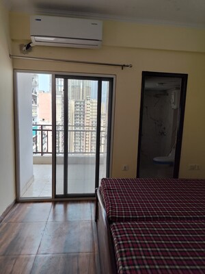 Room in 2 BHK Apartment at Futec Gateway, Sector 75 – for Rent