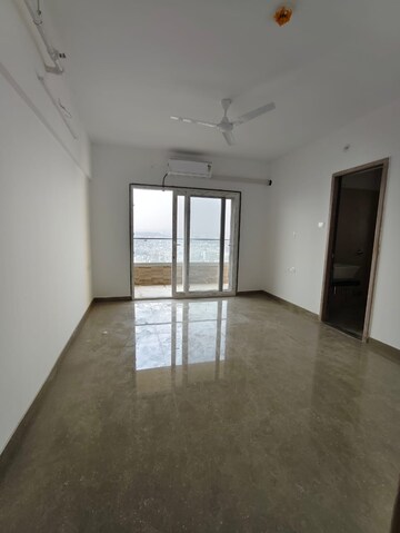 Room in 3 BHK Apartment at Venkatesh Skydale Phase 2, Sinhagad Road – for Sale