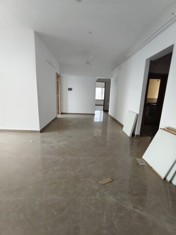 Room in 3 BHK Apartment at Venkatesh Skydale Phase 2, Sinhagad Road – for Sale