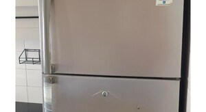 Room in 2 BHK Apartment at Saibaba Tower, Andheri West – for Rent