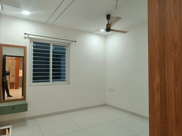 Room in 2 BHK Apartment at SR Residency Madhapur, Madhapur – for Rent