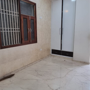 Room in 2 BHK Apartment at Exotica Elegance, Ahinsa Khand 2 – for Rent