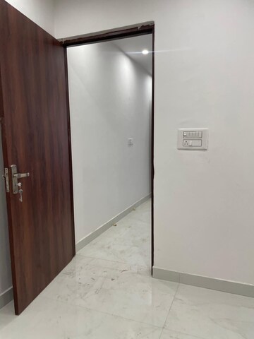 Room in 1 BHK Builder Floor at Saket – for Rent