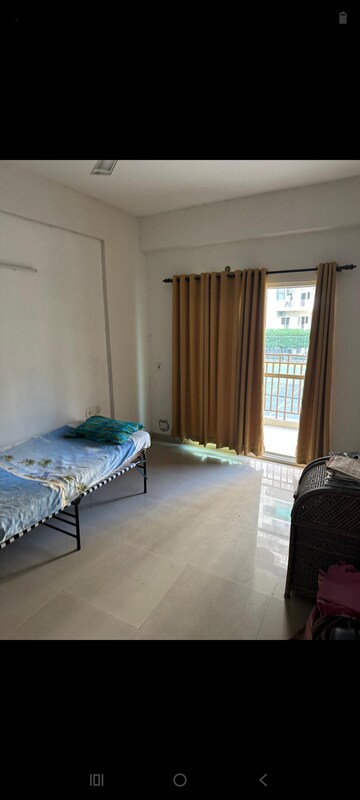 Bedroom in 3.5 BHK Apartment at Mahagun Moderne, Sector 78 – for Rent