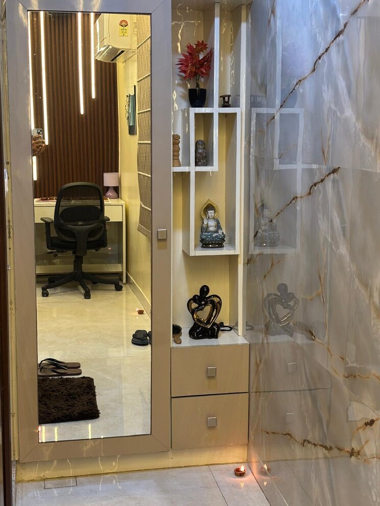 Bathroom, triveni-apartments-cghs 2.5 Bedroom 1100 Sq.Ft. Apartment In Paschim Vihar Delhi 9294220