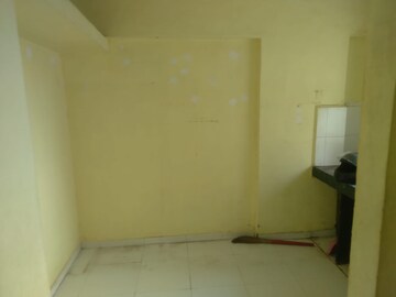 Room in 1 RK Apartment at Panch Pakhadi – for Rent