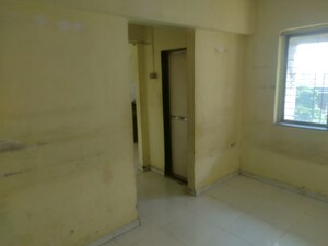 Room in 1 RK Apartment at Panch Pakhadi – for Rent