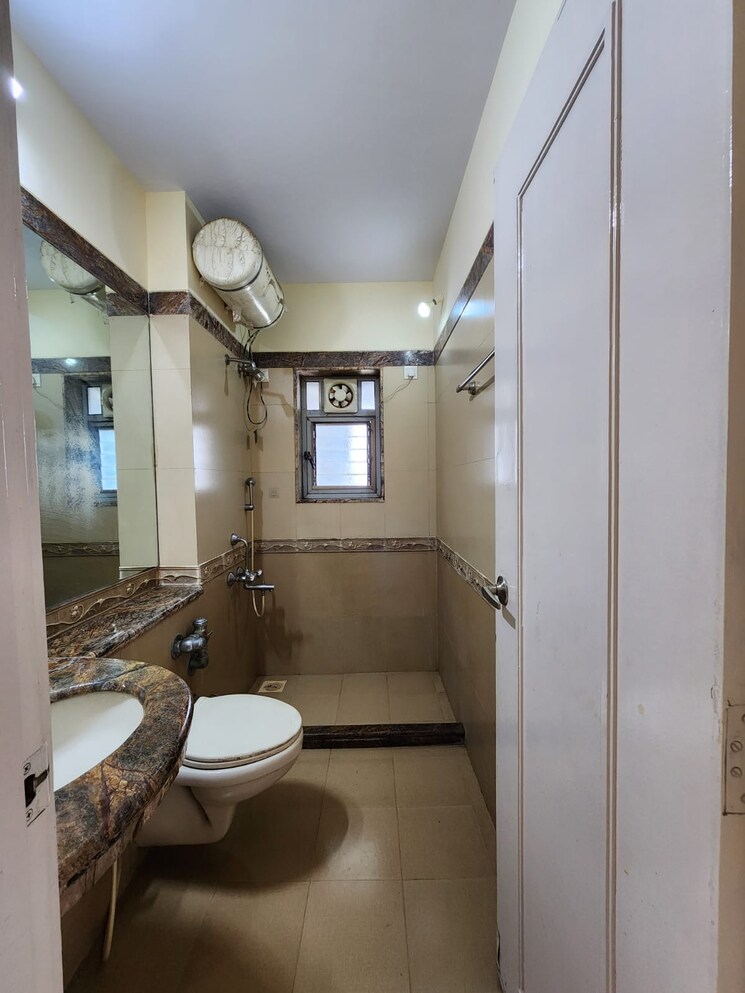 Attached Bathroom, raheja-willows 2 Bedroom 700 Sq.Ft. Apartment In Kandivali East Mumbai 9294238