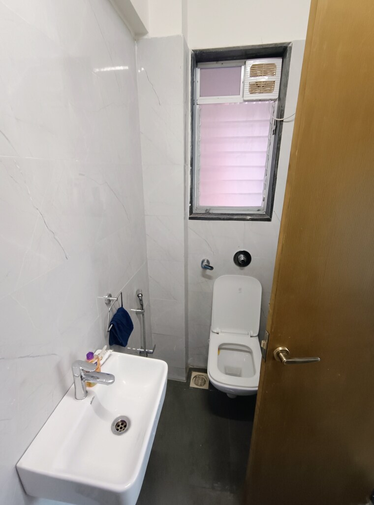 Bathroom, adityaraj-shanti-sadan 2 Bedroom 550 Sq.Ft. Apartment In Vikhroli East Mumbai 9294229