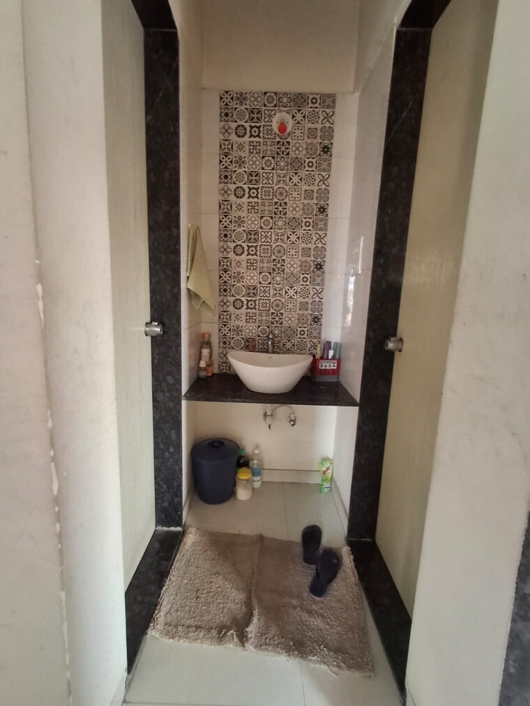 Bathroom, chintan-ovi-apartment 1.5 Bedroom 780 Sq.Ft. Apartment In Vadgaon Budruk Pune 9294280
