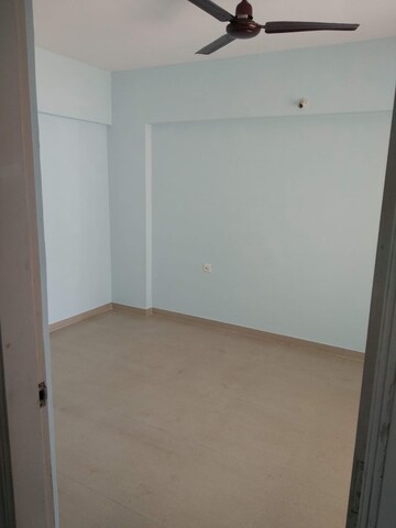 Room in 2 BHK Apartment at Satav Nagar – for Rent