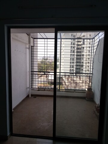 Room in 2 BHK Apartment at Satav Nagar – for Rent