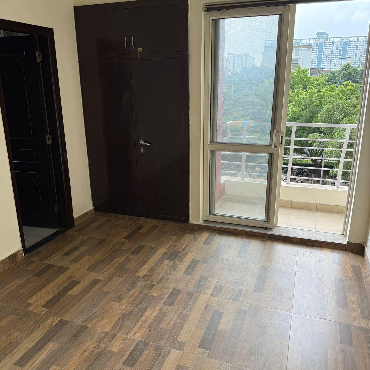 3 BHK + Servant Room Apartment For Rent in 3C Lotus Panache