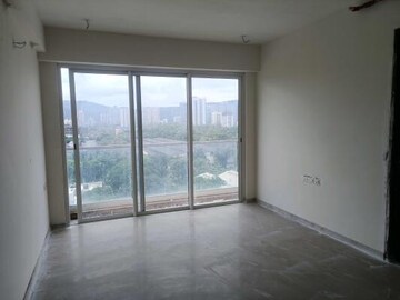 Room in 3 BHK Apartment at One Indiabulls Thane, Pokhran Road No Two – for Sale
