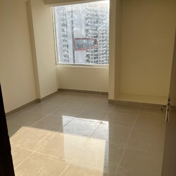 Room in 2.5 BHK Apartment at Amrapali Heartbeat City, Sector 107 – for Rent
