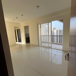 Room in 2.5 BHK Apartment at Amrapali Heartbeat City, Sector 107 – for Rent