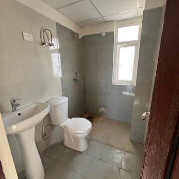 Bathroom in 2.5 BHK Apartment at Amrapali Heartbeat City, Sector 107 – for Rent