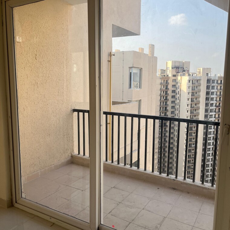 Room, amrapali-heartbeat-city 2.5 Bedroom 1195 Sq.Ft. Apartment In Sector 107 Noida 9294336