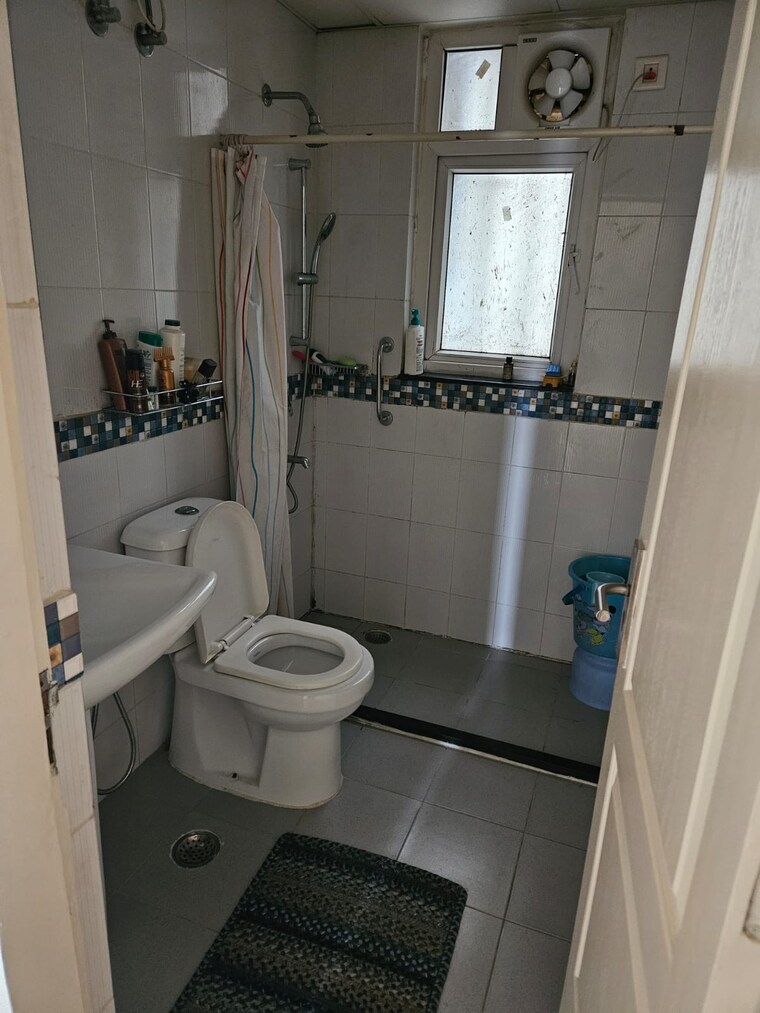 Bathroom, dhoot-time-residency 3 Bedroom 1642 Sq.Ft. Apartment In Sector 63 Gurgaon 9294354
