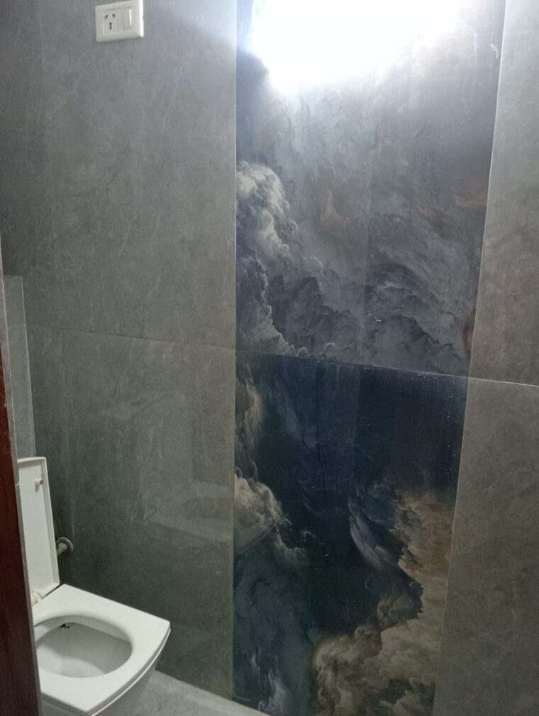 Bathroom, patparganj 3 Bedroom 1550 Sq.Ft. Apartment In Patparganj Delhi 9294450