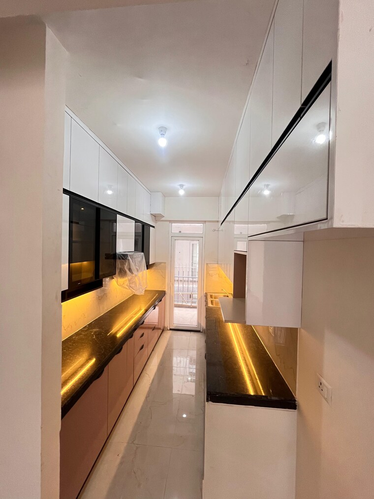 Kitchen, smart-world-gems 3 Bedroom 1423 Sq.Ft. Apartment In Sector 89 Gurgaon 9294425