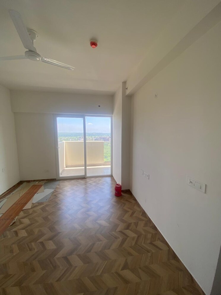 Room, tulip-yellow 3 Bedroom 1704 Sq.Ft. Apartment In Sector 69 Gurgaon 9294516