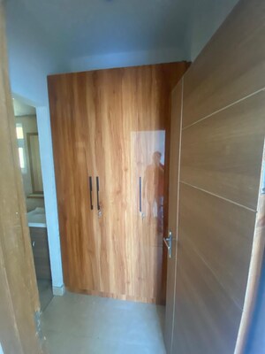 Furnished Amenities in 3 BHK Apartment at Tulip Yellow, Sector 69 – for Rent