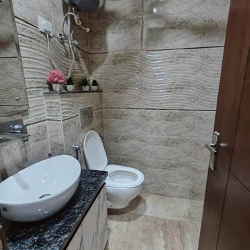 Bathroom in 3 BHK Apartment at Supertech Cape Town, Sector 74 – for Rent