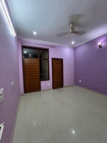 Room in 2 BHK Builder Floor at White Pearl Residency, Sector 5 – for Rent