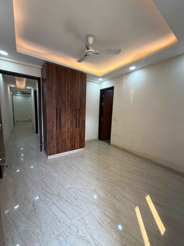 Room in 2 BHK Builder Floor at Saket – for Rent