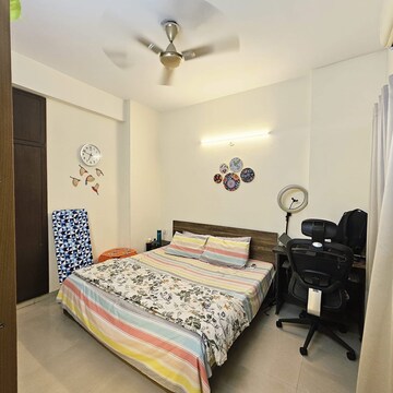 Bedroom in 2 BHK Apartment at Supertech Cape Town, Sector 74 – for Rent