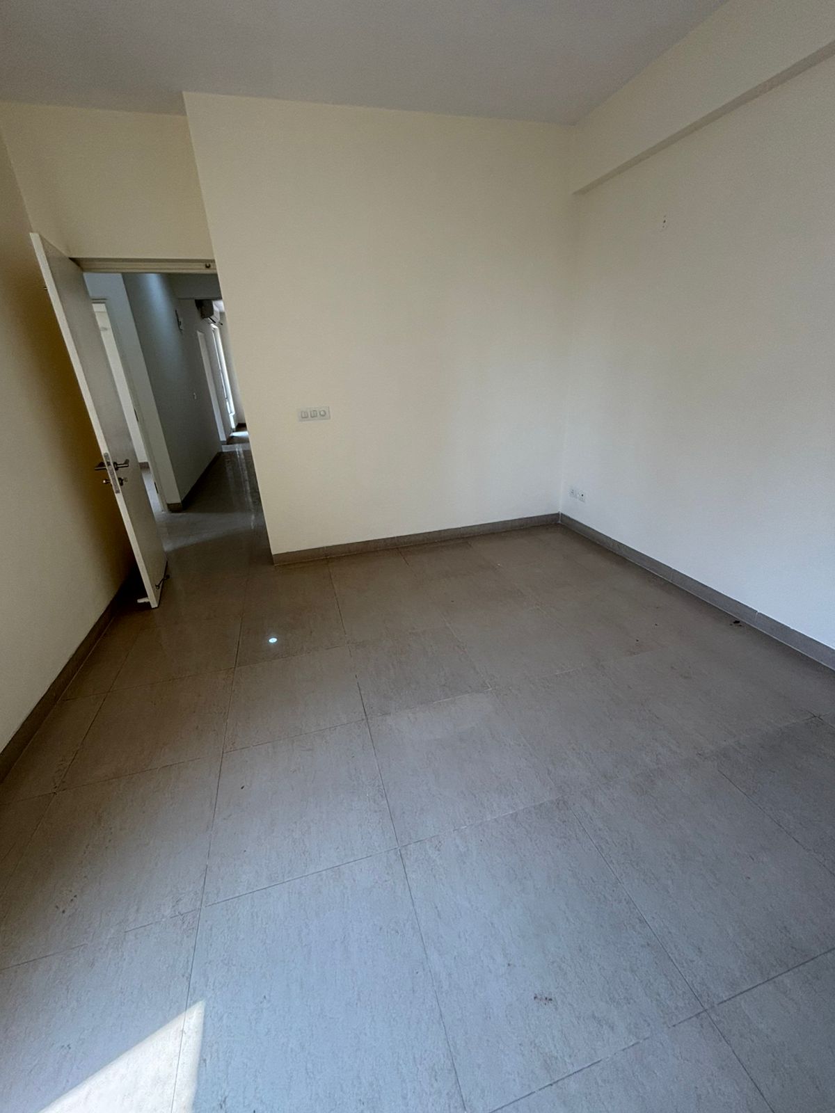 2.5 BHK + Study Room Apartment For Sale in Emaar Emerald Estate