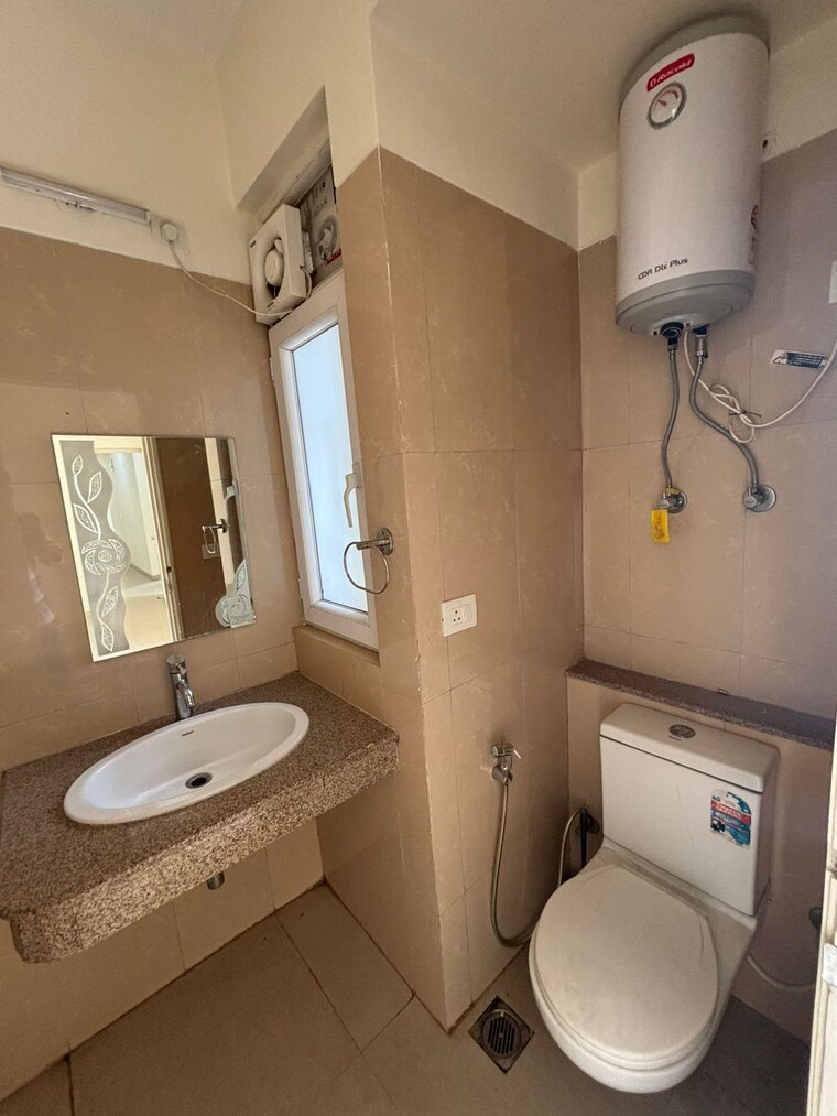 Bathroom, emaar-emerald-estate 2.5 Bedroom 1020 Sq.Ft. Apartment In Sector 65 Gurgaon 9294686