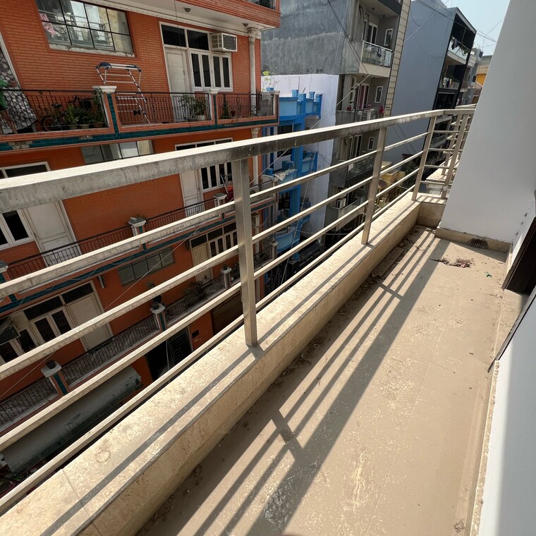 Balcony, chattarpur 1.5 Bedroom 60 Sq.Yd. Builder Floor In Chattarpur Delhi 9294748