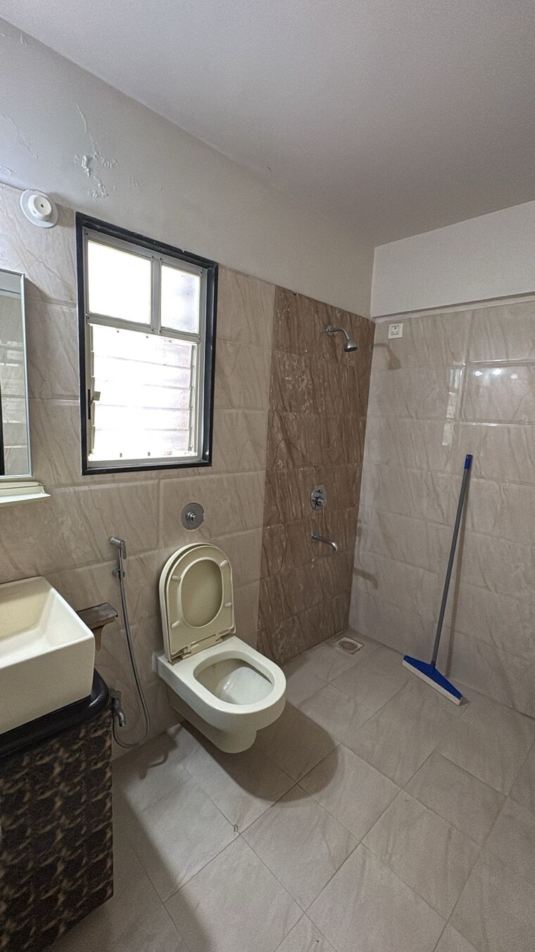 Bathroom, raheja-gardens 2 Bedroom 1100 Sq.Ft. Apartment In Wanwadi Pune 9294781
