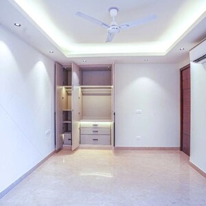 Room in 3 BHK Builder Floor at Saket – for Sale