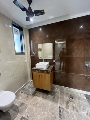 Kitchen in 3 BHK Builder Floor at Sushant Vyapaar Kendra, Dlf Phase iv – for Rent